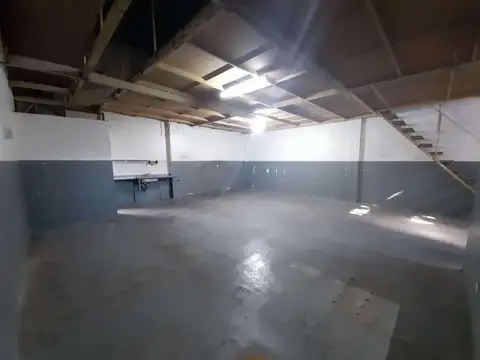 GALPON 90 M2 - 70   ENTREPISO A METROS DE AV. MARQUEZ