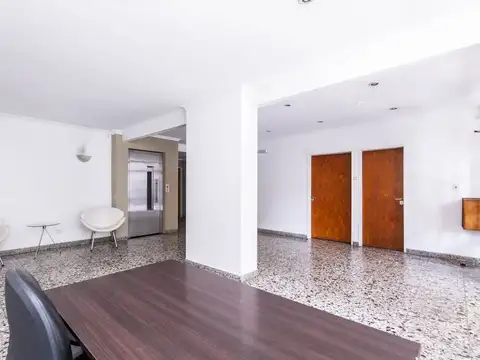 Departamento VENTA 4 ambientes con patio Lomitas