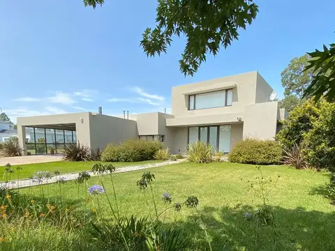 Venta Casa tres Dormitorios - Rosario Golf Country Club