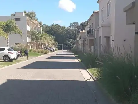 Departamento en Venta en La Lonja, USD 140.000