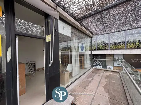 Local en Alquiler - Las piedras Small Center