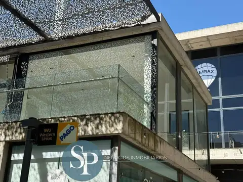 Las Piedras Small Center