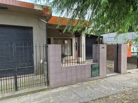 Casa en alquiler en José Clemente Paz + Local 