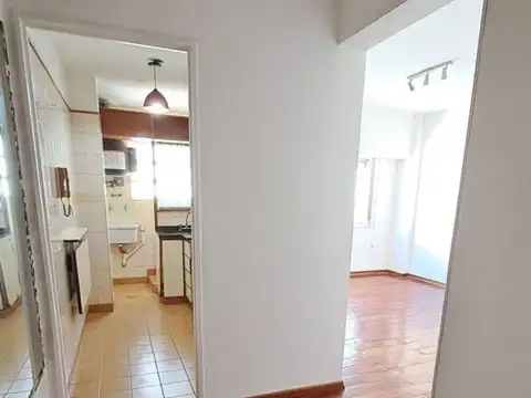 EXCELENTE 2 AMBIENTES EN VILLA DEL PARQUE CON COCINA INDEPENDIENTE Y LAVADERO