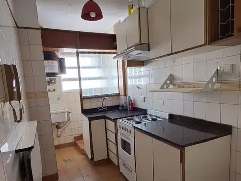 Tres Arroyos 3400, Piso 1