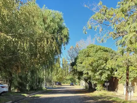 EN VENTA CASA PLOTTIER NEUQUÉN | LOTEO LOS ÁNGELES | Lote 408 m² | 2 Dorm + Estudio | Garage