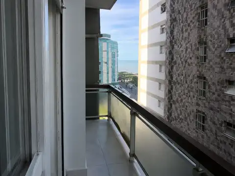 Monoambiente equipado con balcón con vista lateral al mar, ubicado en Diagonal alberdi 2336 5D