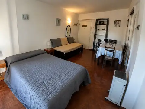 Monoambiente equipado con balcón con vista lateral al mar, ubicado en Diagonal alberdi 2336 5D