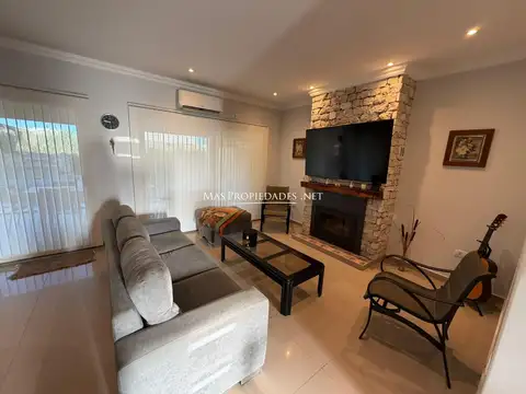 Casa en Alquiler Temporal con 2 cocheras