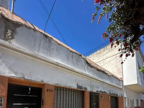 VENTA DE PH AL FRENTE SIN EXPENSAS, PATIO CON PARRILLA