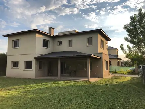 Casa en Venta de 4 dormitorios