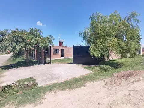 Casa 4 ambientes con 1 baño