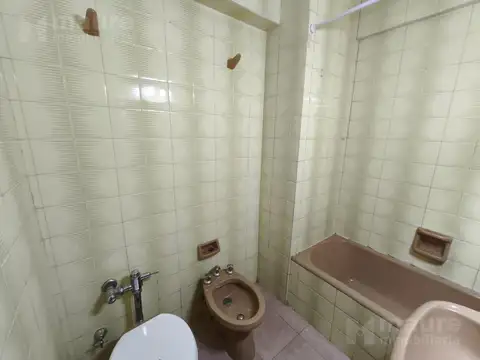 Oficina 3 ambientes con 1 baño