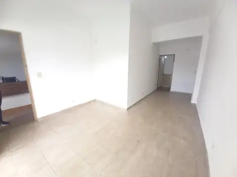 Departamento en Alquiler en Villa Ballester, $ 700.000