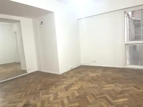 Departamento de 3 ambientes con dependencia en Recoleta
