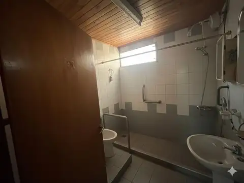 VENTA DE CASA 3 DORMIT./COCHERA/AMPLIO PATIO