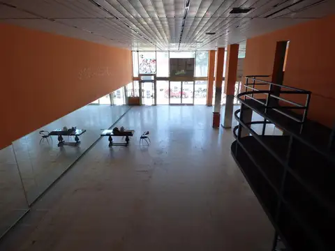 Local en venta en La Plata