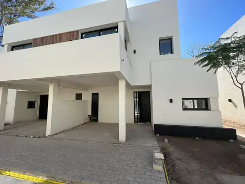 Tradición y La Yerra LAS LILAS UC Uf 3