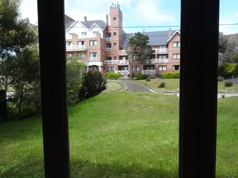 Avenida 4 e/ Costanera y Las Amapolas