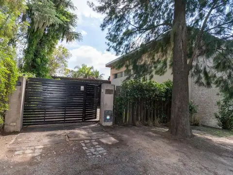CASA EN VENTA DE 4 AMBIENTES