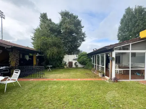 Venta Casa 5 Ambientes Jardín Quincho en Villa Clubes