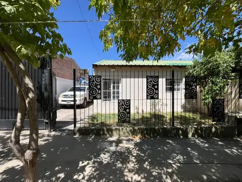CASA EN VENTA 3 DORMITORIOS