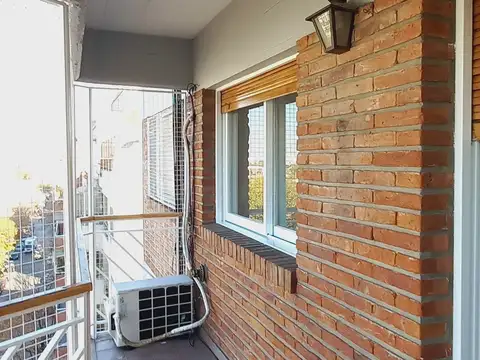 Departamento 4 ambientes con 2 baños