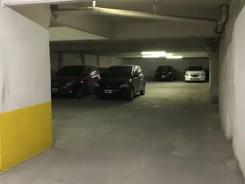 OPORTUNIDAD MENDOZA Y SANTIAGO COCHERAS FIJA CUBIERTA