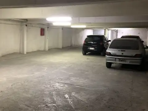 OPORTUNIDAD MENDOZA Y SANTIAGO COCHERA CUBIERTA