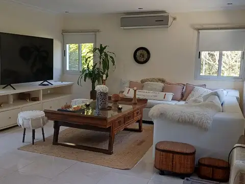 Casa en Venta en El Abra, USD 398.000