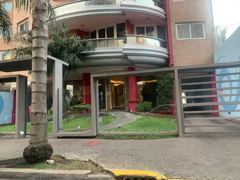 VENTA EN PLENO CENTRO DE RAMOS MEJIA ESPECTACULAR DEPARTAMENTO DE 4 AMBIENTES 3 BAÑOS - FICHA 8209