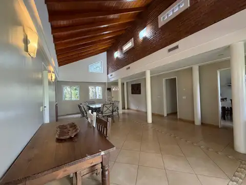 Casa en Venta en Gregorio de Laferrere, USD 410.000