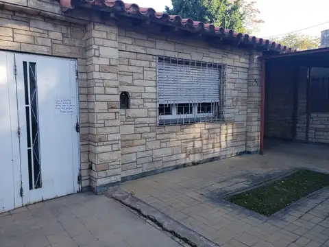 Casa en Venta con 3 cocheras