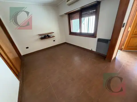 Casa 6 ambientes con 3 baños
