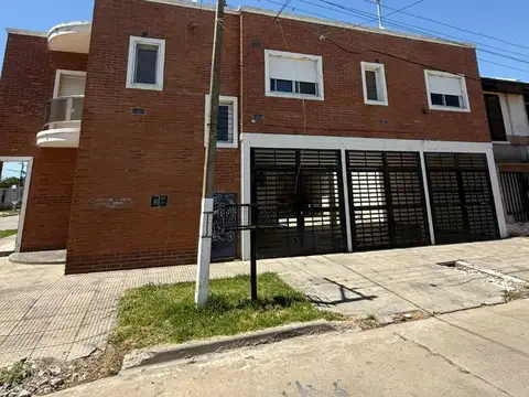 Sarmiento 800, Piso 1