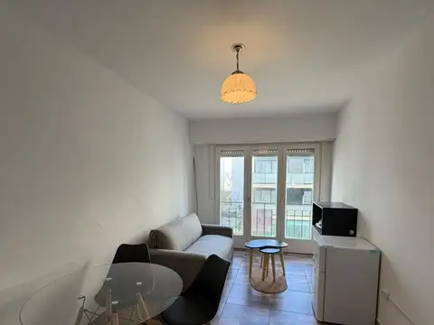 Venta Departamento 1 ambiente al frente. Zona Aldrey