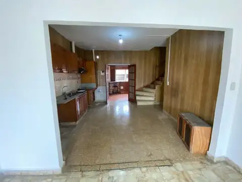 Casa 3 ambientes con 1 baño