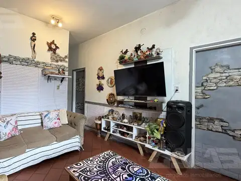 Casa en Venta con 2 cocheras