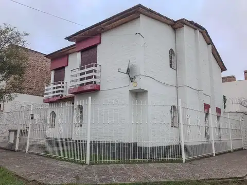 Casa en venta de 4 dormitorios- Apta crédito hipotecario