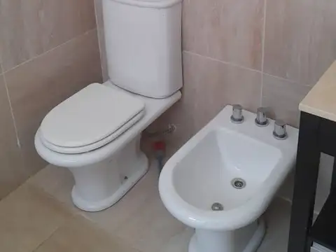 Casa 5 ambientes con 1 baño