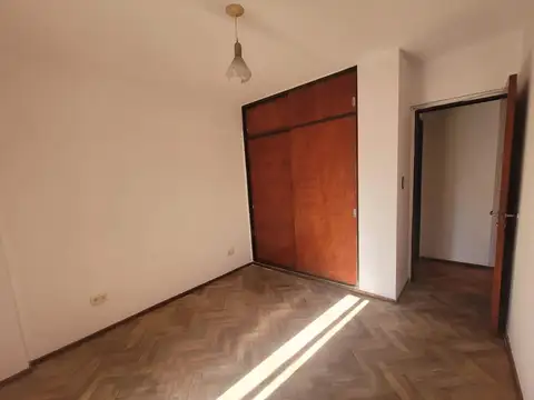 Depto Tipo Casa en Alquiler en Centro, $ 680.000