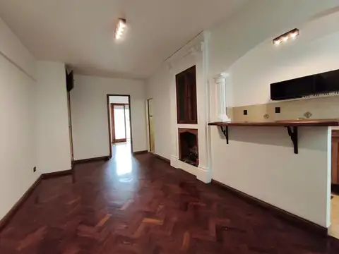 2 ambientes 57 mt.Balcón.1º x escalera.Bajas expensas.