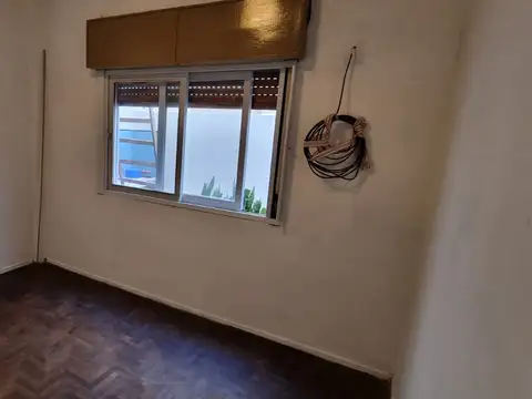 L N Alem 6800, Piso 2