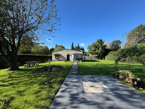VENTA CASA 5 AMB CON JARDIN EN GENERAL RODRIGUEZ