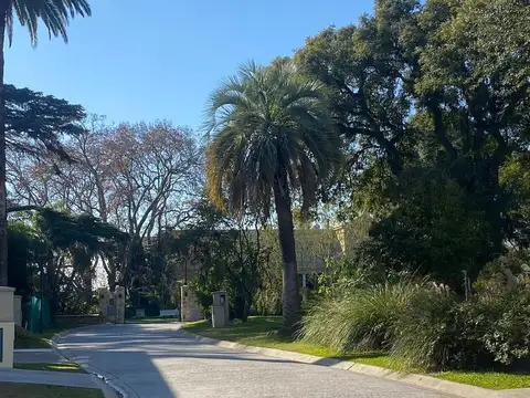 Terreno en Finca Sarmiento zona residencial Martínez