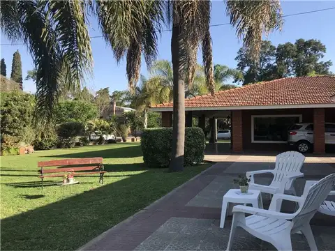 CASA EN VENTA 4 DORMITORIOS EN ALTOS DEL SAUCE