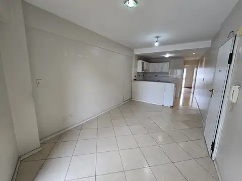 Departamento de 2 amb. Muy Luminoso. Aires Ac. y 2 Balcones en Living comedor y Dormitorio.
