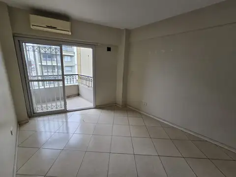 Carlos Gardel 100, Piso 7