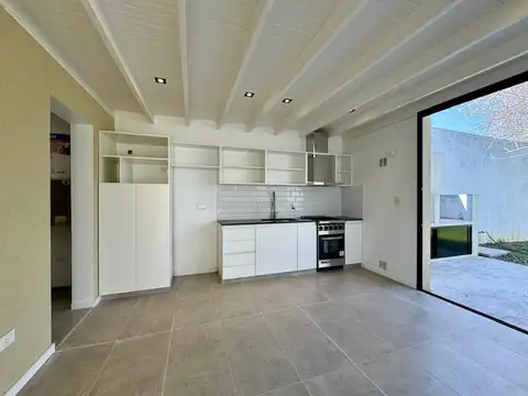 Casa en  Venta en City Bell a Estrenar de Dos dormitorios con Parque