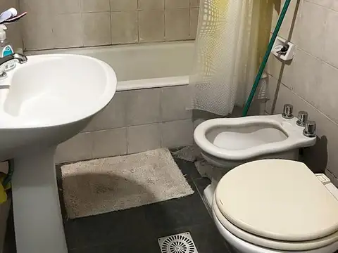 5 entre 53 y 54 1100, Piso PB